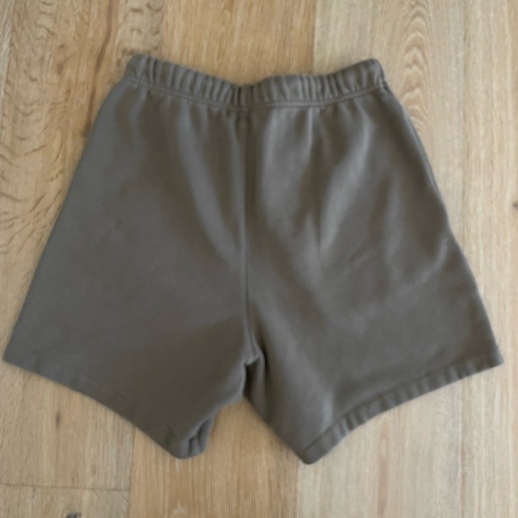 Fear of God Essentials Sweat Shorts Brown Logo Streetwear Gym Mens XS 28" x 6" - Picture 5 of 7
